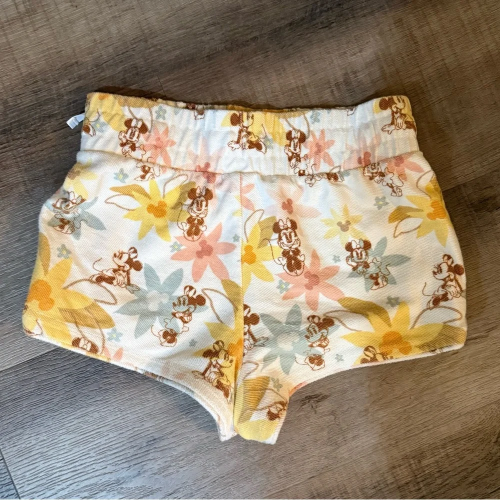 Disney Minnie Mouse Women's Floral Print Shorts Size Small